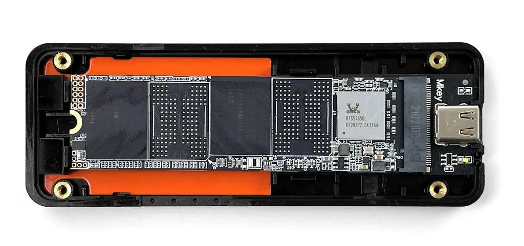 چرا TRIM روی SSD اکسترنال کار نمی‌کند؟ بررسی نقش باکس M.2 و USB در ویندوز ۱۱