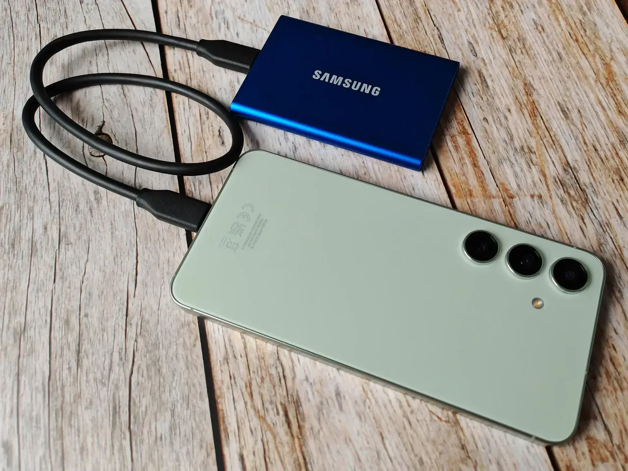آموزش ضبط ویدیو روی حافظه خارجی در گلکسی S26؛ ذخیره 4K و 8K روی SSD