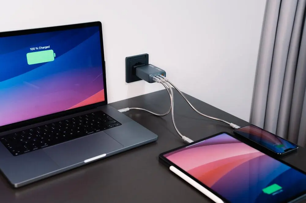 آیا پریز USB ارزش نصب دارد؟ معایب پریز USB-C و مزیت شارژر GaN