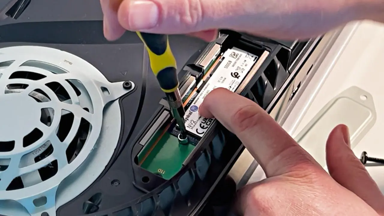 آموزش نصب SSD روی PS5 و افزایش حافظه پلی استیشن ۵